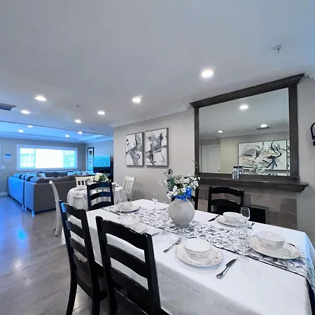 Stunning 8 Bedroom 6 Bathroom Pool Home
